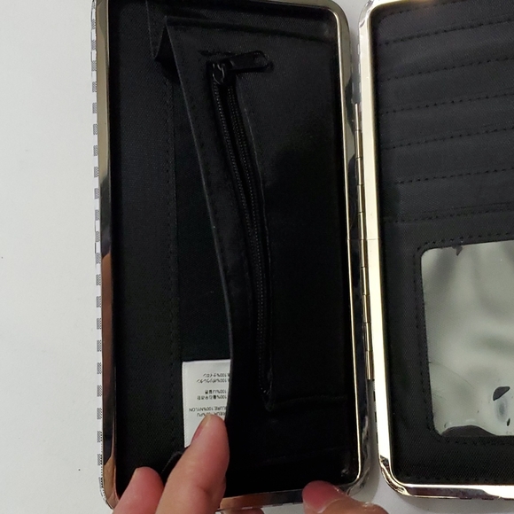 Beautiful Wallet - Picture 5 of 7